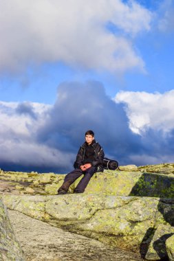 Norveç, Trolltunga 'ya yürüyüş gezisi.