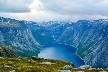 Norveç, Trolltunga 'ya yürüyüş gezisi.