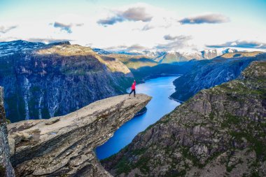 Trolltunga 'daki Kız, Notway.