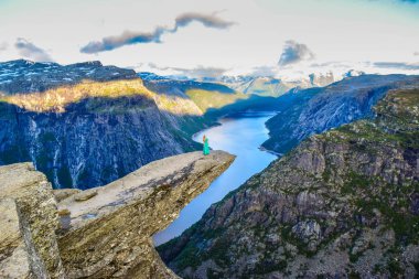 Trolltunga 'daki Kız, Notway.