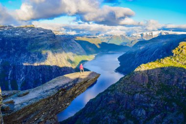 Trolltunga 'daki Kız, Notway.