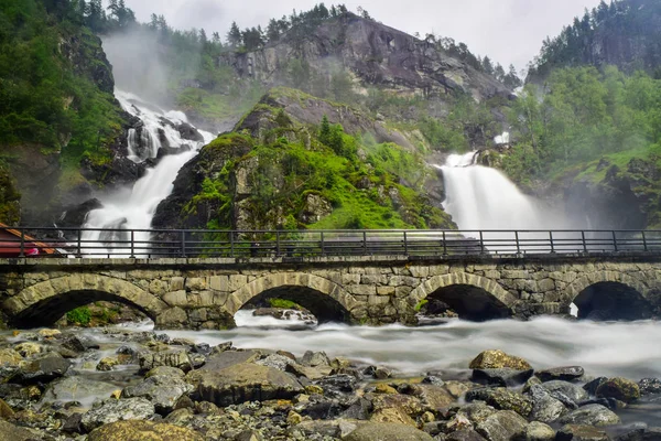 Cascata di Langfossen, Norvegia . — Foto Stock
