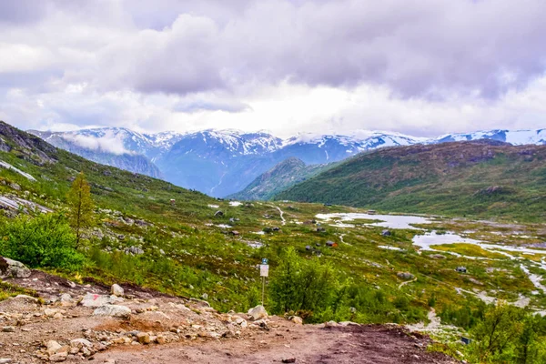 Výlet do Trolltunga, Norsko. — Stock fotografie