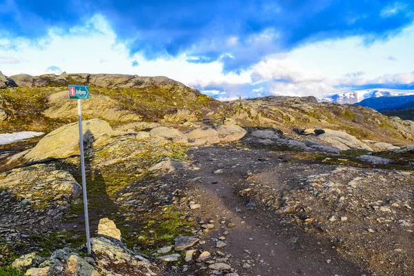 Excursión a Trolltunga, Noruega . —  Fotos de Stock