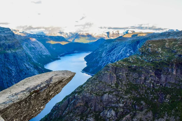 The Tolltunga without people. Norway. — Stock Photo, Image