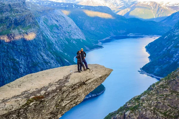 远足前往挪威Trolltunga. — 图库照片