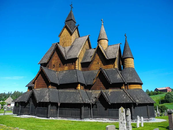 Ancienne église en bois en Norvège . — Photo