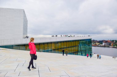 Norveç 'teki modern Oslo Opera Binası.