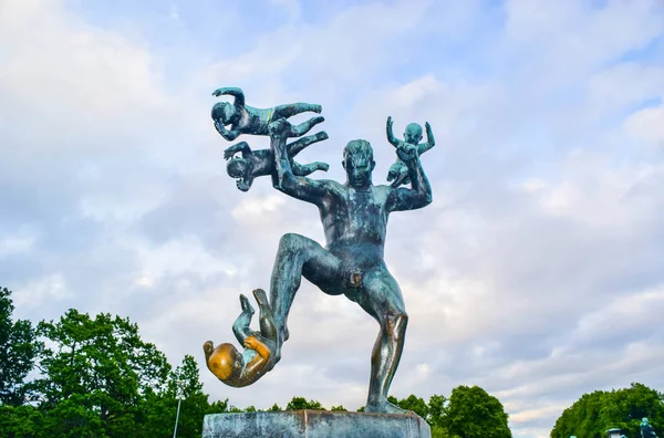 Vigeland Sculpture Park en Oslo, Noruega . — Foto de Stock