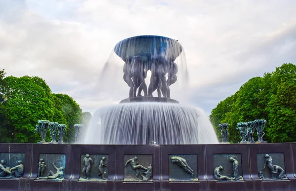 Vigeland sculpture park i oslo, Norge. — Stockfoto