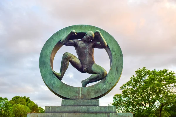 Vigeland sculpture park i oslo, Norge. — Stockfoto
