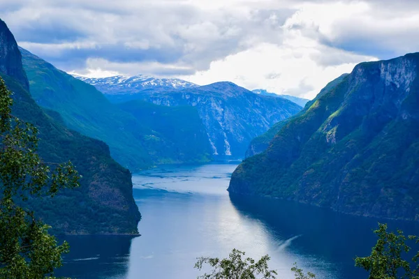 ノルウェーのアウランズフィヨルドの風景. — ストック写真