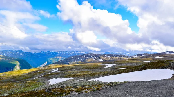 The beautiful mountain landscape. Snow road Aurlandsvegen. Norway. — Stock Photo, Image