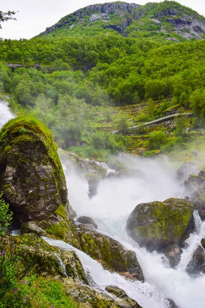 Wasserfall Und Fluss Der Nähe Des Weges Zum Briksdalsbreen Briksdal — Stockfoto