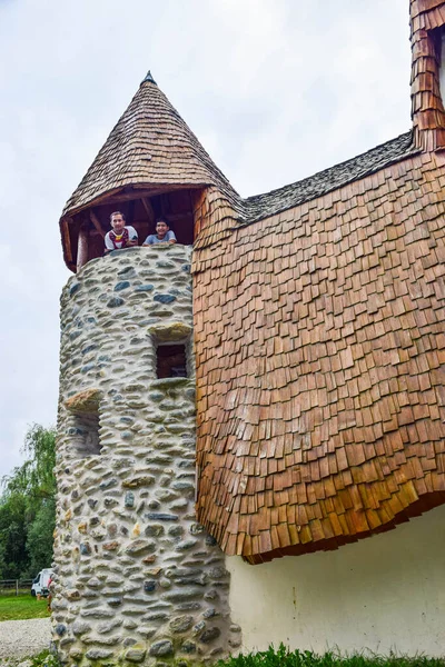 Porumbacu Sus Roumanie Juillet 2018 Touristes Sur Balcon Vallée Château — Photo