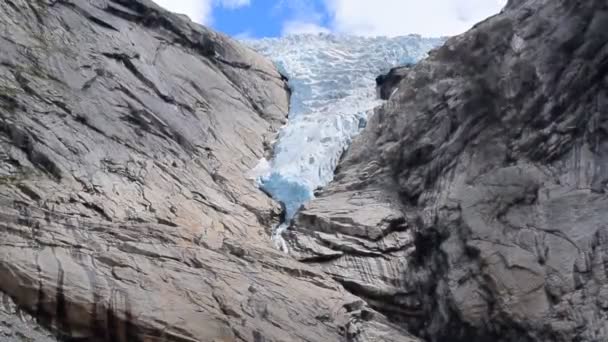 Der Briksdalsbreen Gletscher Der Der Ärmel Des Großen Jostedalsbreen Gletschers — Stockvideo