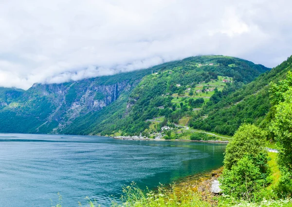 Serpentine Eagles Yolu Nun Manzarası Geirangerfjord Yakınlarındaki Geiranger Köyünde Dağın — Stok fotoğraf