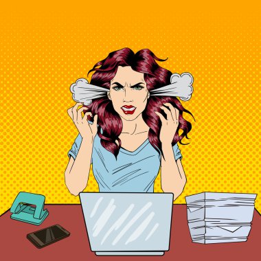 Pop Art Screaming Angry Business Woman Ile Laptop Ofis İş. Vektör çizimi