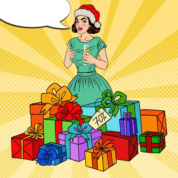 Поп-арт Счастливая женщина в Санта-Шляпе с большими подарочными коробками и бокалом шампанского. Векторная иллюстрация — стоковый вектор