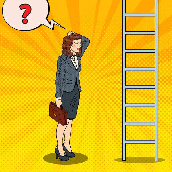 Pop-Art zweifelnde Geschäftsfrau blickt auf Leiter hinauf. Vektorillustration — Stockvektor