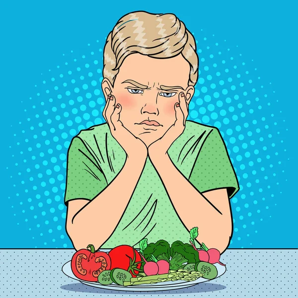 Niño infeliz con plato de verduras frescas. Alimentación Saludable. Arte pop ilustración vectorial retro — Vector de stock