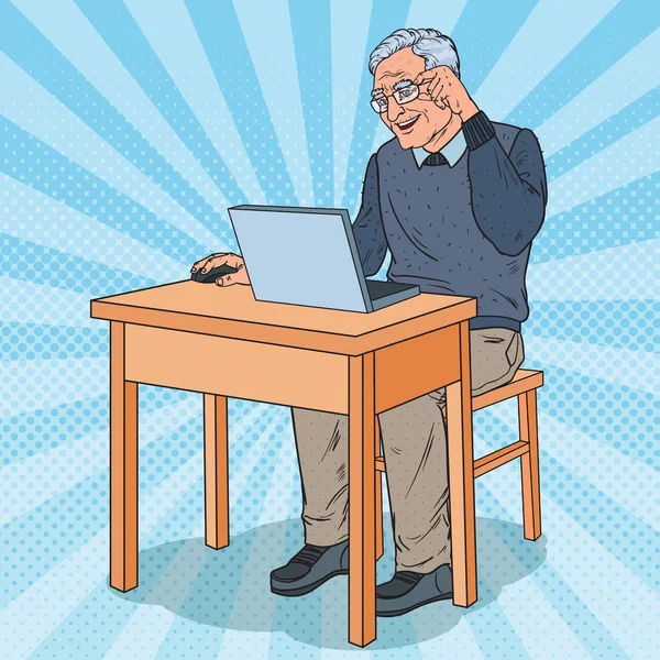 Pop Art ευτυχής ανώτερος άνθρωπος χρησιμοποιώντας φορητό υπολογιστή. Χαμογελαστός ο παππούς με τον υπολογιστή. Εικονογράφηση διάνυσμα — Διανυσματικό Αρχείο