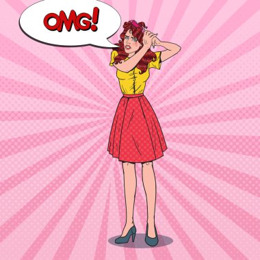 Pop Art karışık saçlı kızgın güzel kadın. Hayal kırıklığına uğramış genç kız saç fırçası ile. Vektör çizim