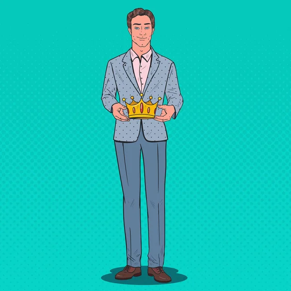 Pop Art Man Holding Golden Crown. Premio Firts Place, Ceremonia de coronación. Ilustración vectorial — Archivo Imágenes Vectoriales