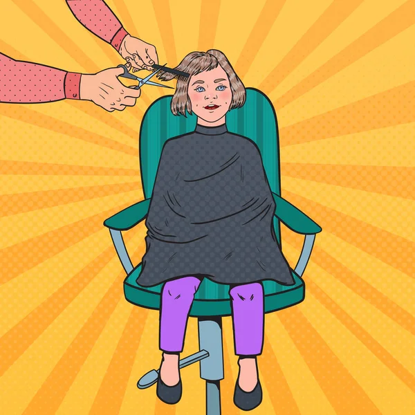 Pop Art junges Mädchen bekommt einen Haarschnitt. Kind im Friseurladen. Friseur schneidet Kinderhaare. Vektorillustration — Stockvektor