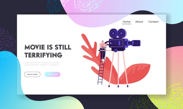 映画制作スタジオプロセスウェブサイトランディングページ.ビデオオペレーターは、巨大なカメラのラダーに立っています。エンターテインメント — ストックベクタ