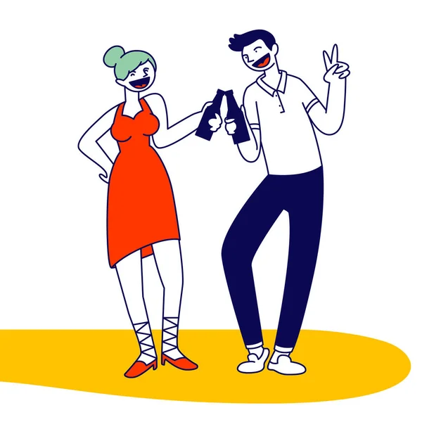 Jonge vrouw en man dragen modieuze kleding Clinking flessen met alcohol drinken Veel plezier op Disco Party in Night Club. Uitgaansleven Ontspanning, Vrienden Ontmoeting Cartoon Flat Vector Illustratie — Stockvector