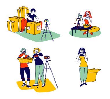 Posta Teslimatı Sevkiyat Blogu Konsepti. Erkek ve Kadın Blogcular Karakterleri İnternet için Paket Kutuları Açıyor Boks Videosu Kaydediyor. Canlı Yayın Sosyal Medya. Doğrusal İnsanlar Vektör İllüstrasyonu