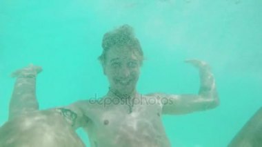 Topless women underwater videos — photo 10