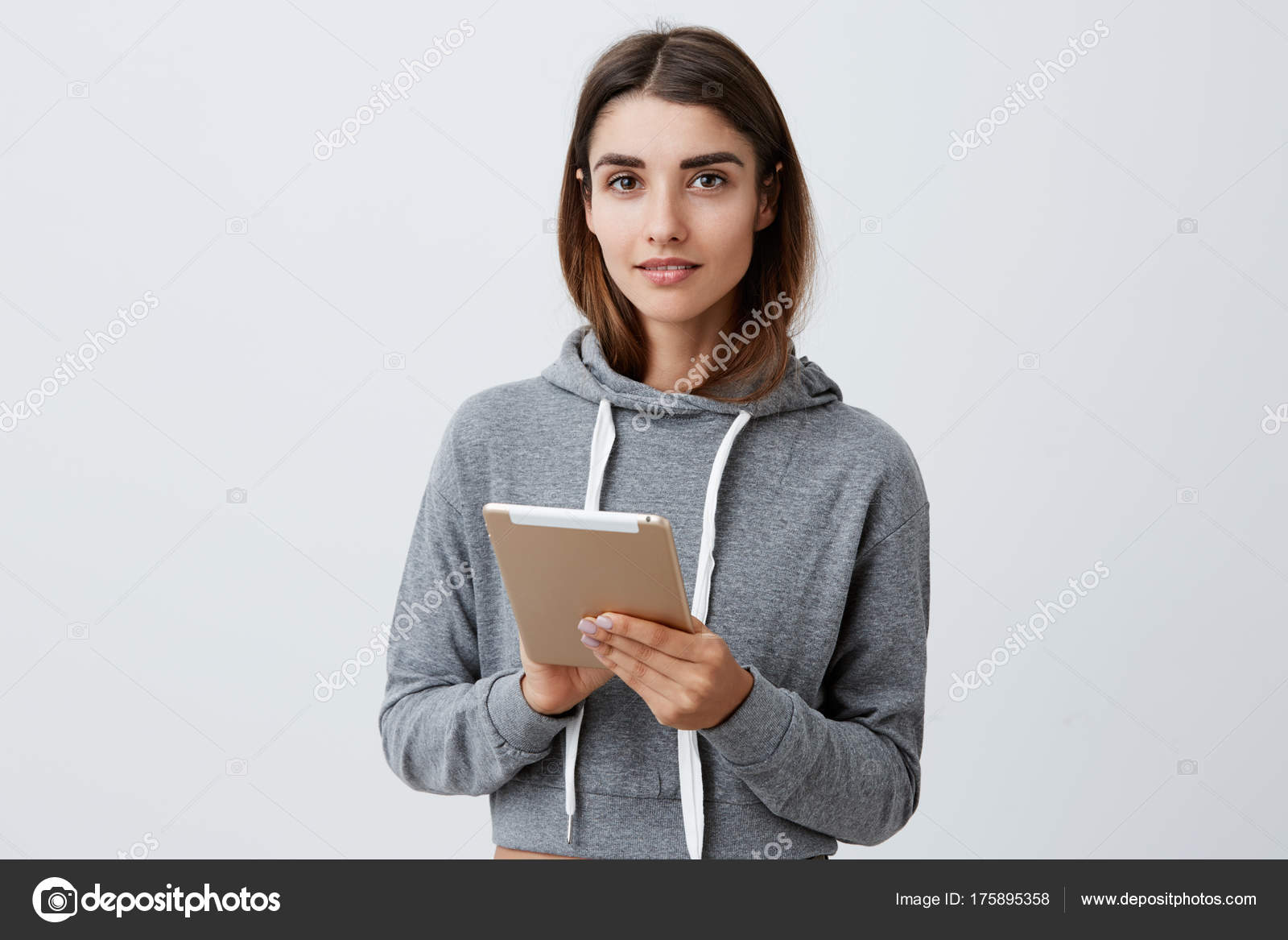 Bouchent Portrait De Belle Charmante Jeune Caucasienne Femme