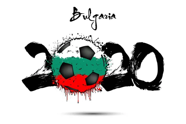 2020 y pelota de fútbol en color de la bandera de Bulgaria — Vector de stock