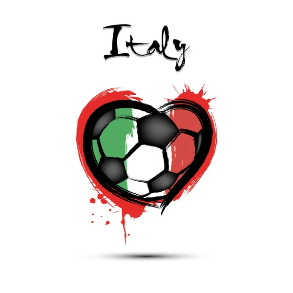 Pallone da calcio a forma di cuore a colori della bandiera italiana — Vettoriale Stock