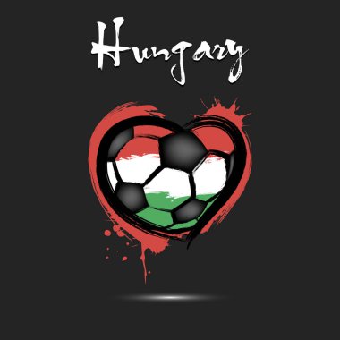 Macaristan bayrağı renginde kalp şeklinde futbol topu