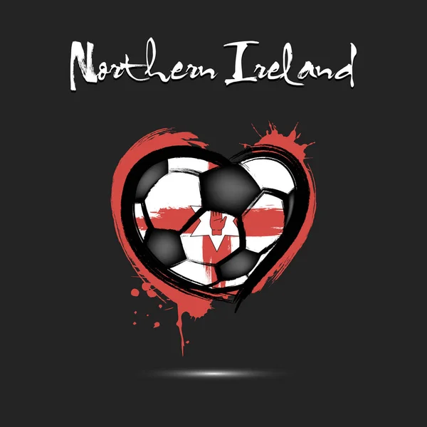 足球作为一种心形的足球，呈北爱尔兰国旗的颜色 — 图库矢量图片