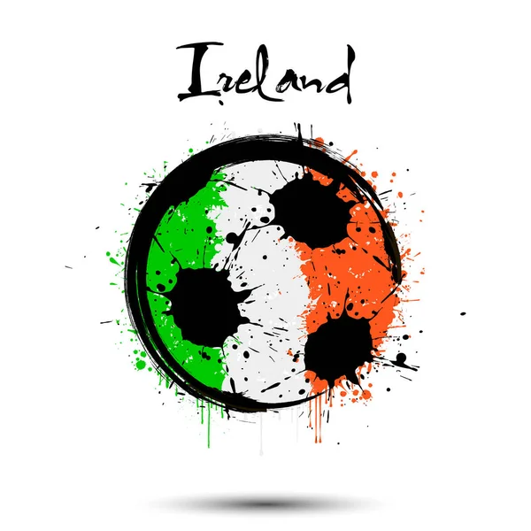Pallone da calcio nei colori della bandiera irlandese — Vettoriale Stock