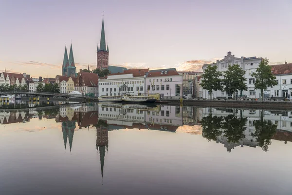 Obertave en Luebeck durante el amanecer — Foto de Stock