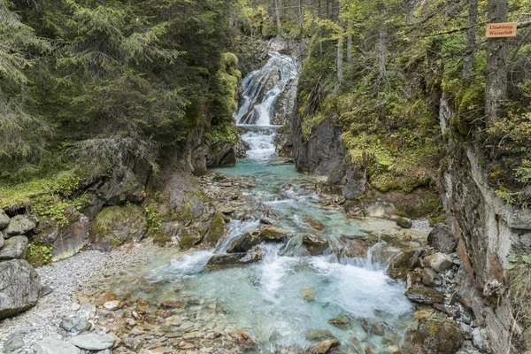 Vattenfall i Weipriachtal i Lungau i Österrike — Stockfoto