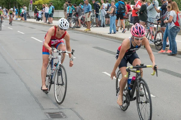Regensburg, Bavyera, Almanya, 06 Ağustos 2017 28 Regensburg triatlon 2017, motor yarış yarış pisti üzerinde