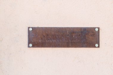 Boş paslı demir isim levhası 
