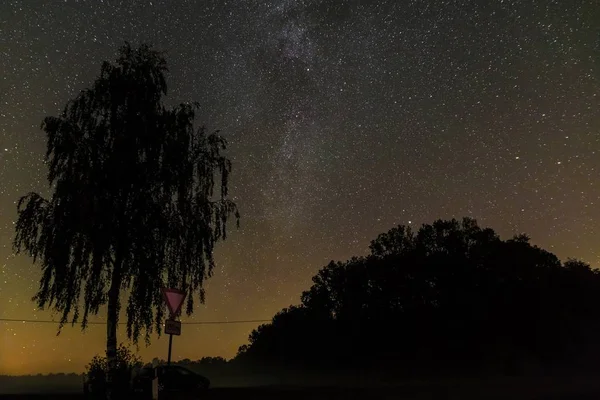 Céu estrelado com forma leitosa no verão, Baviera, Alemanha — Fotografia de Stock