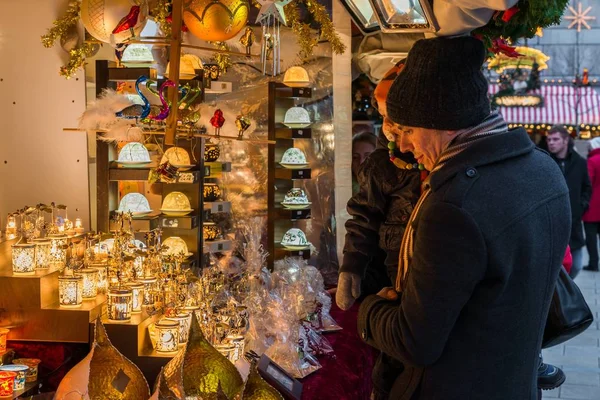 Regensburg Bavaria Germany November 2017 Family Stall Christmas Market Regensburg — Stock Photo, Image