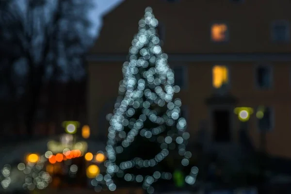 圣诞树与装饰的焦点 — 图库照片