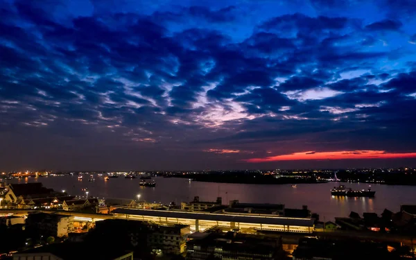 Mooie zonlicht zonsondergang voor pagina — Stockfoto