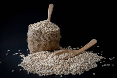 arpa buğday tohumu zemin üzerine inciler