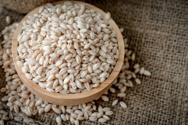 arpa buğday tohumu zemin üzerine inciler