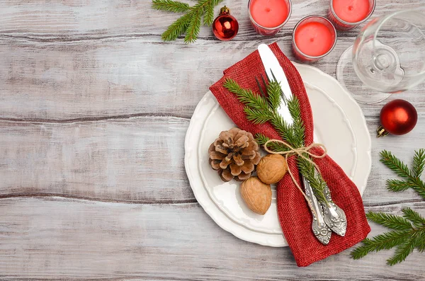 Table setting with Christmas decorations. — Stock Photo, Image